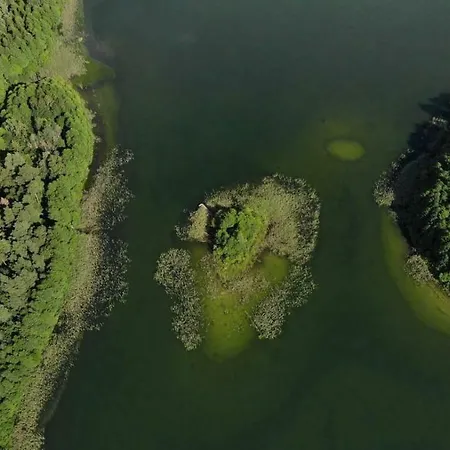 Agro nad jeziorem Gospodarstwo agroturystyczne *